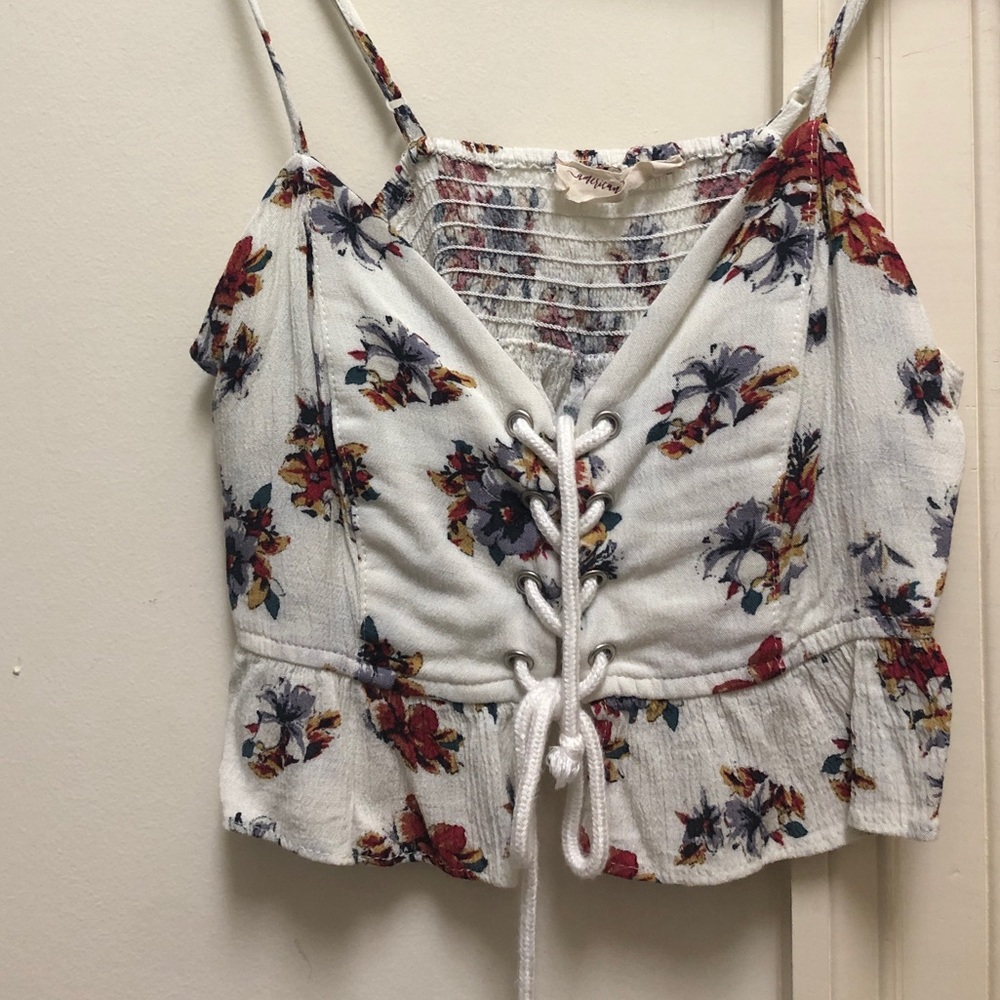 This is a cute crop top